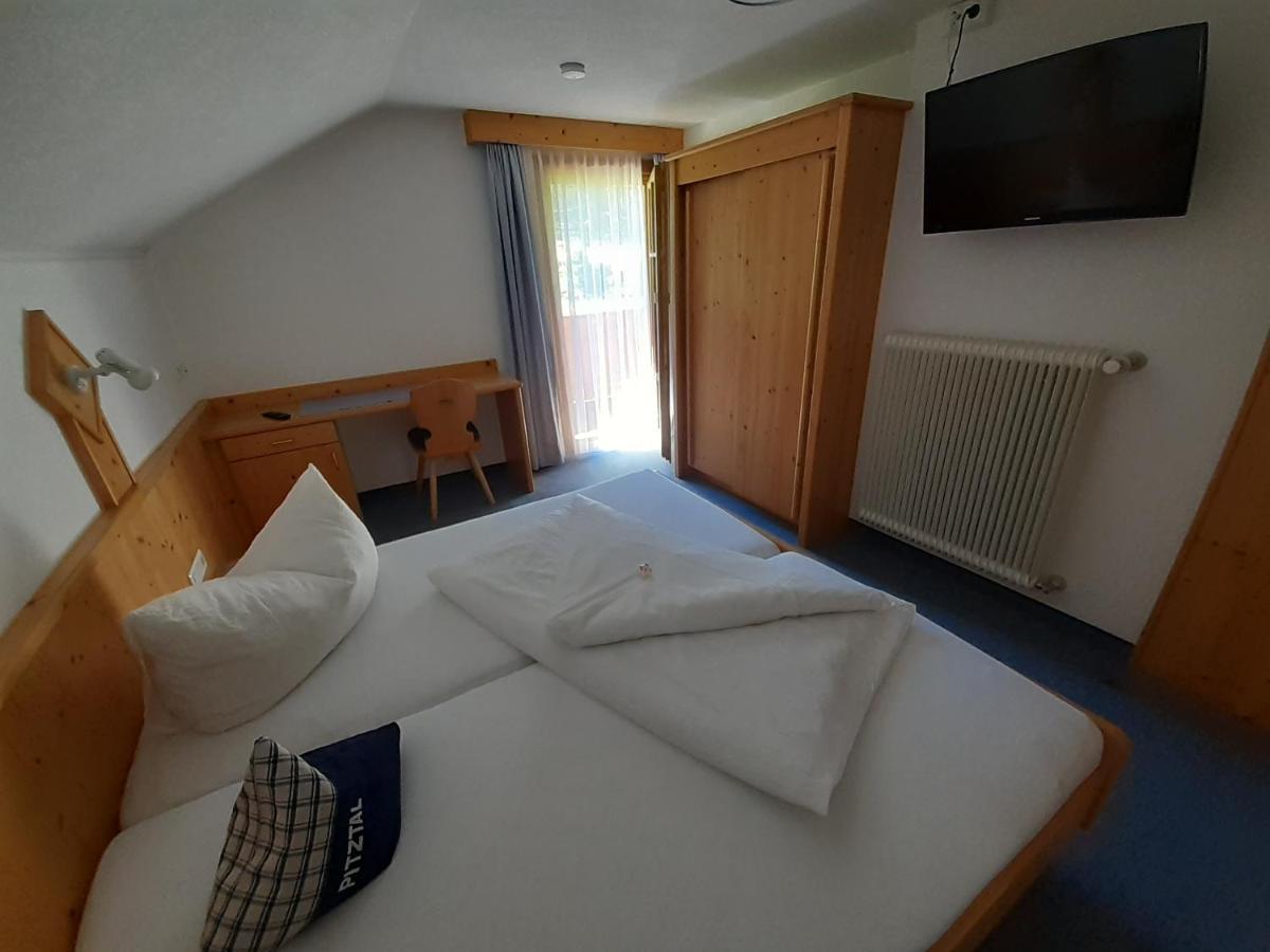 Hotel Haus Boedele Sankt Leonhard im Pitztal Esterno foto